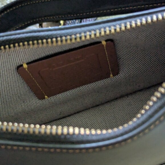 Coach Swinger Bag in Black with Brass + Bonus Leather Crossbody Strap - Picture 8 of 12